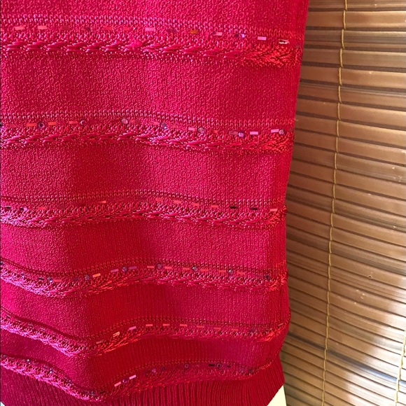 ST John Evening embellished knit shell. Matches St. John knit blazer. - Picture 9 of 14